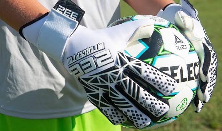 Goalkeeper gloves
